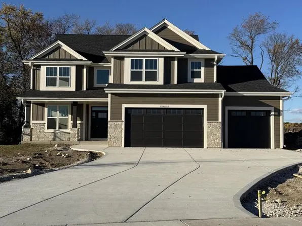 N55W23912 Fieldstone Pass CIRCLE, Sussex, WI 53089