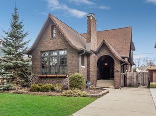 5868 N Forest Glen Ave, Chicago, IL 60646
