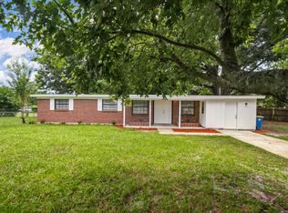 7720 Lauderdale Dr N, Jacksonville, FL 32277