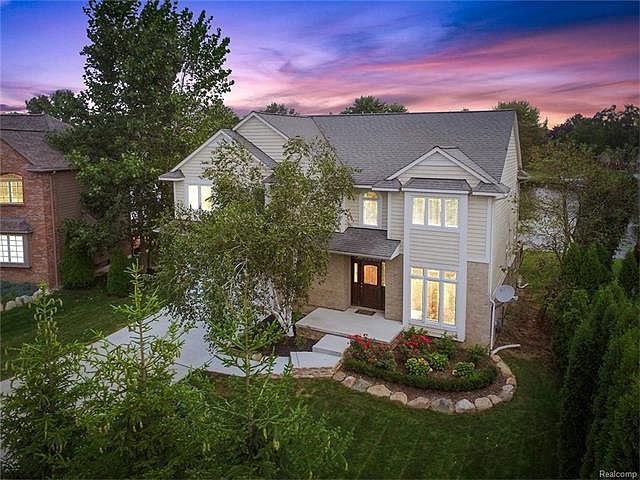 1st image of 329 Beverly Estates Dr
