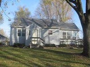 2200 Clearview St, Waterloo, IA 50707