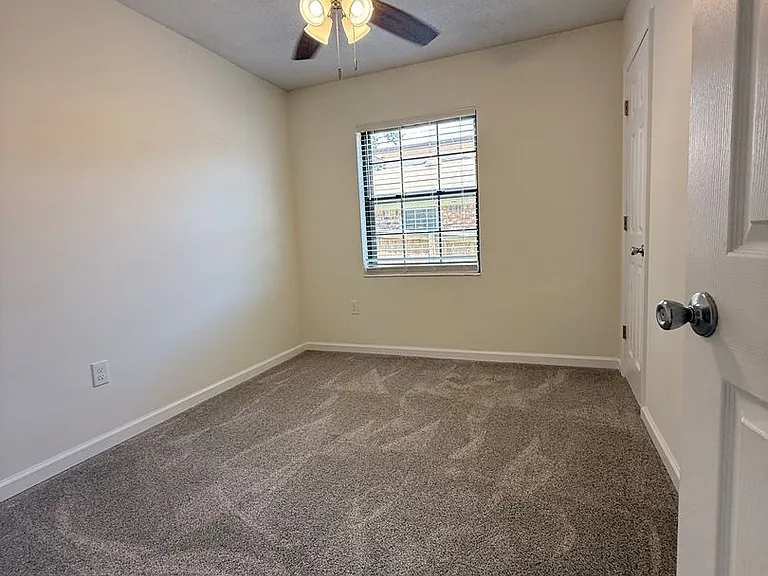 503 Virginia St — Photo 14