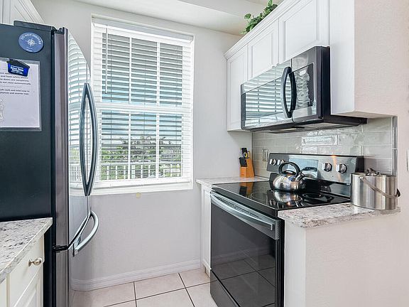 5th image of 160 Palm St #402