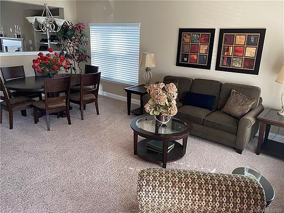 5th image of 111 Silverspring Pl
