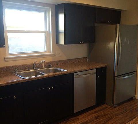 5th image of 200 N Glenwood Dr
