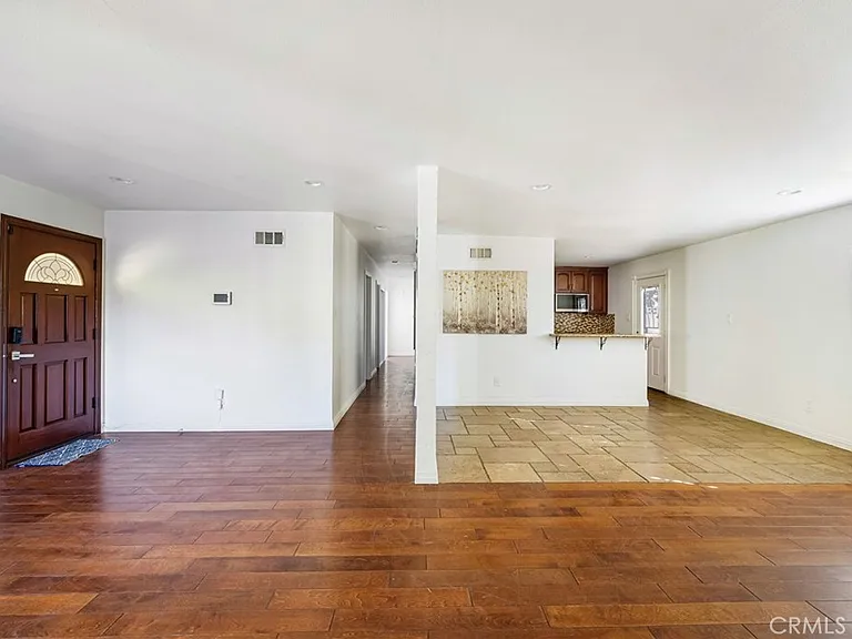 7044 White Oak Ave — Photo 10