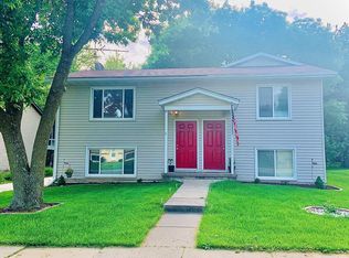 275 S Chestnut St, North Liberty, IA 52317