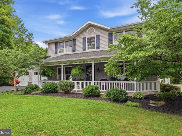 218 Putters Cir, Dillsburg, PA 17019