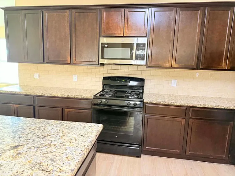 9315 Claystone Ln — Photo 5