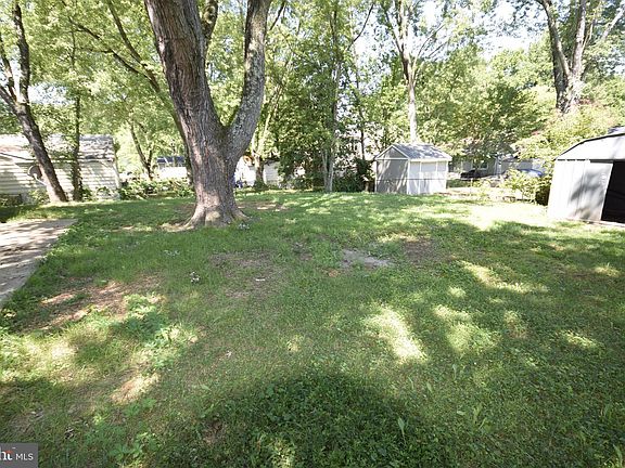 5th image of 4118 Guilford Ln