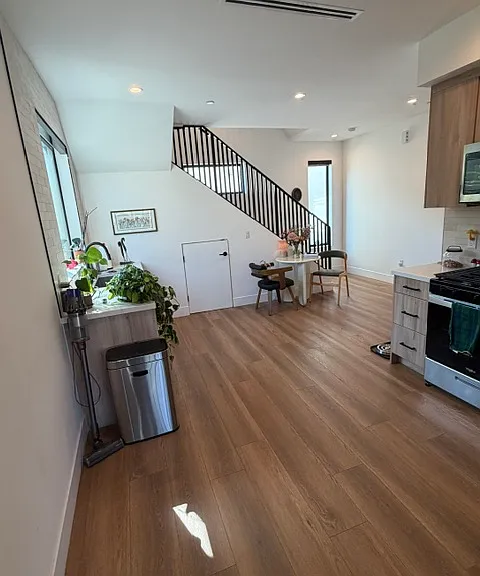 966 Sanborn Ave #B — Photo 13