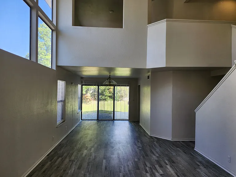 4839 Knollcrest Dr — Photo 20