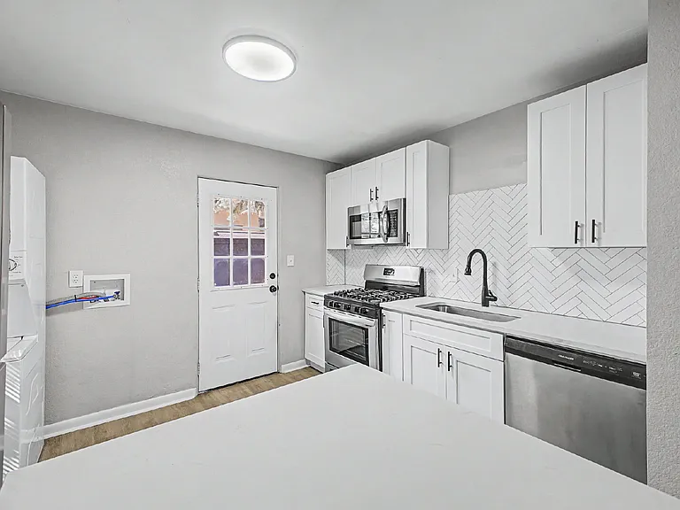 2910 S Delaware St — Photo 7