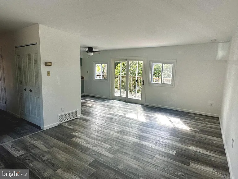 255 Greenough St — Photo 3
