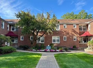 3 Bryant Cres APT 1J, White Plains, NY 10605