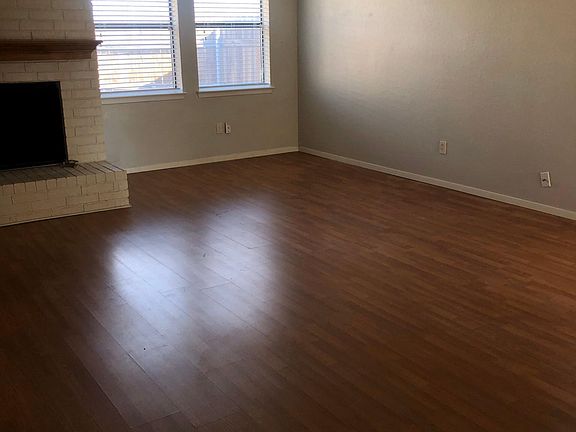 5th image of 2407 Ventura Dr APT B