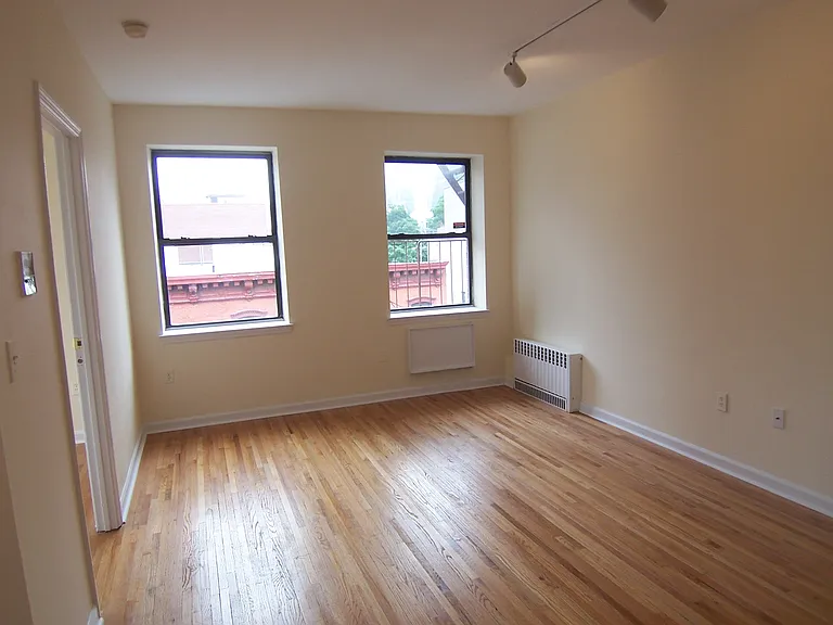 460 W 50th St #4A — Photo 3