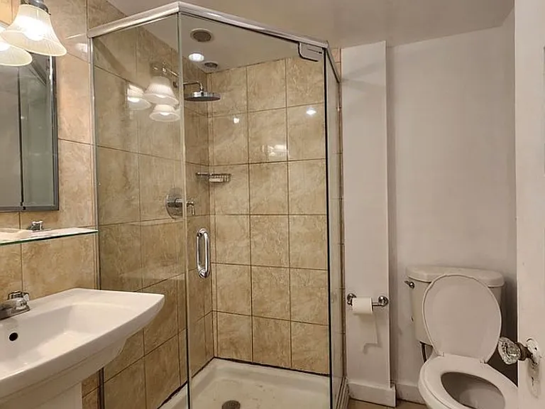 2766 Edgehill Ave #2 — Photo 8