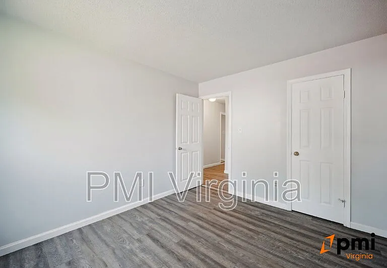 1701 Darrow St — Photo 20