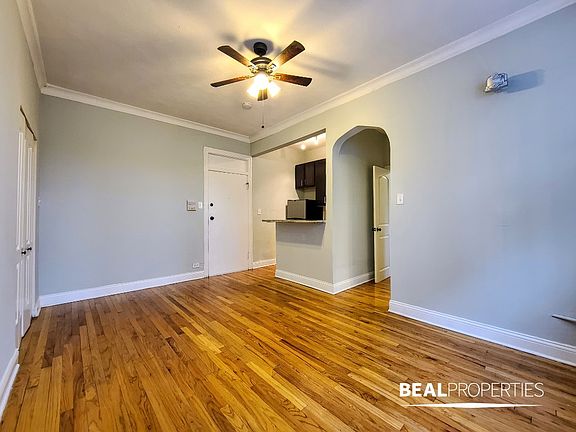 3rd image of 4614 N Paulina St APT 402