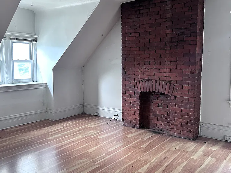 5807 Bartlett St #6 — Photo 3