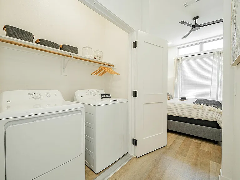 W. 23-web-or-mls-DSC01077