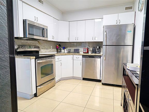 3rd image of 5161 Collins Ave APT 1101