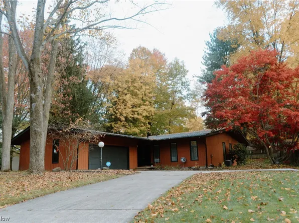 638 Ivywood Dr, Tallmadge, OH 44278
