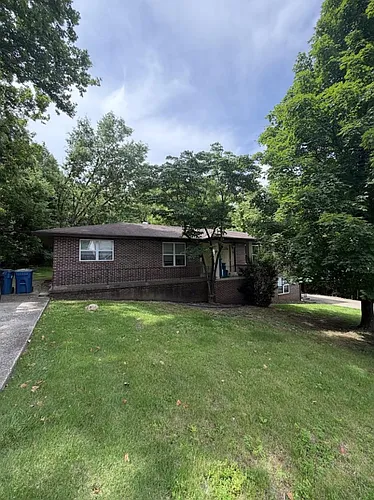1901 Cedar Hill Rd #B Photo 1
