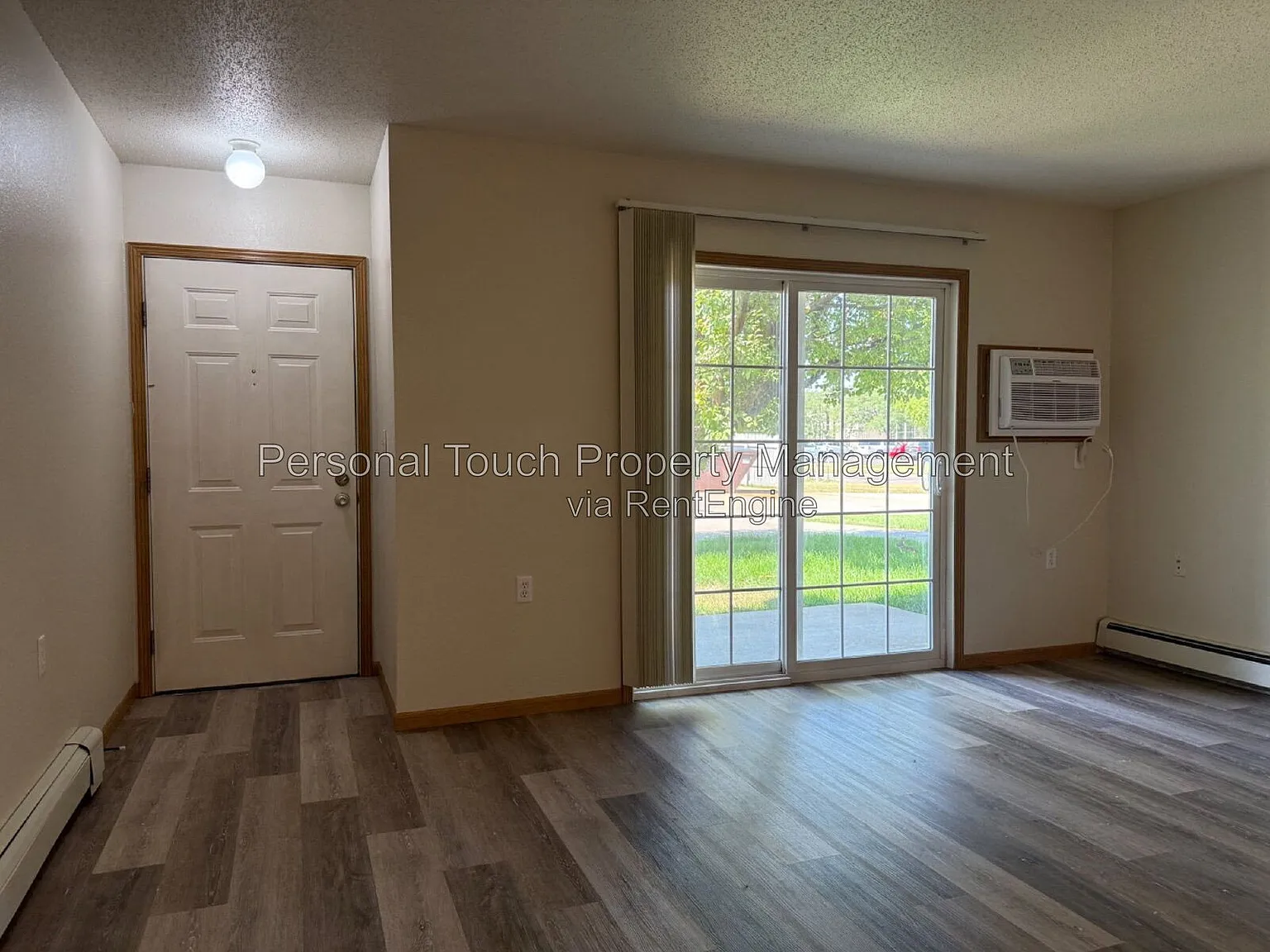 1 bed, 1.0 bath, $995 — Photo 3