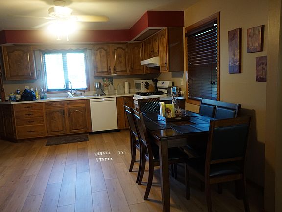 2nd image of 703 Spring St