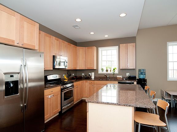 2nd image of 1921 W Diversey Pkwy APT 502