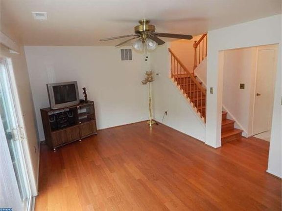 4th image of 97 Wyndmoor Dr