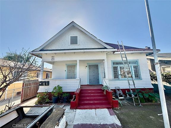 2nd image of 860 W 54th St
