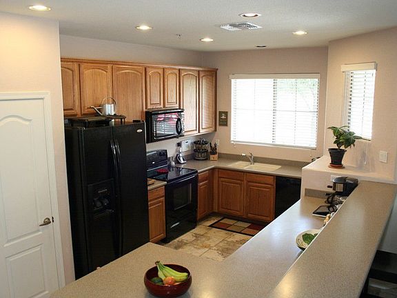 5th image of 2835 E Darrow St