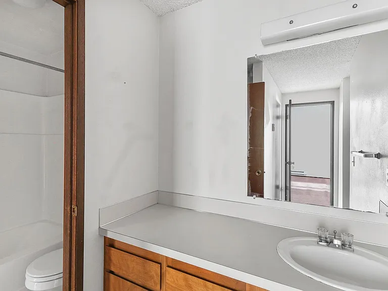 Idylewood Apartments — Photo 22