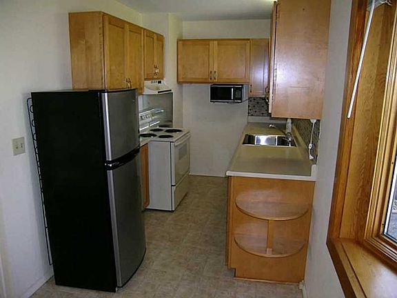 5th image of 327 Brocone Dr