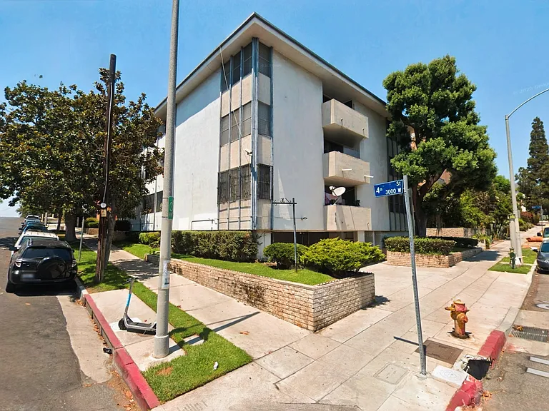 Hoover + 4th | Northeast View