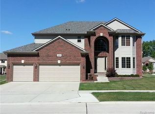 56281 Hidden Creek Rd, Utica, MI 48316