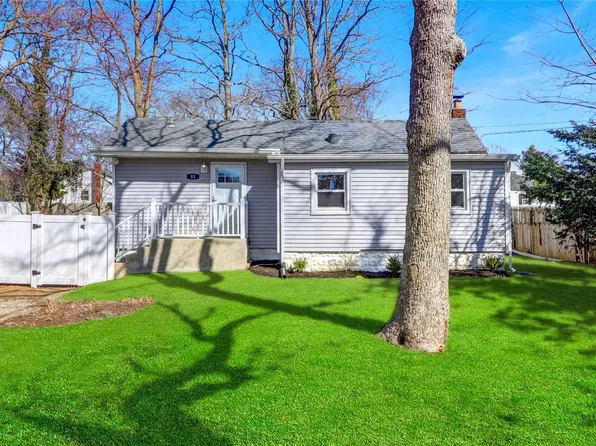 81 Granny Road, Farmingville, NY 11738