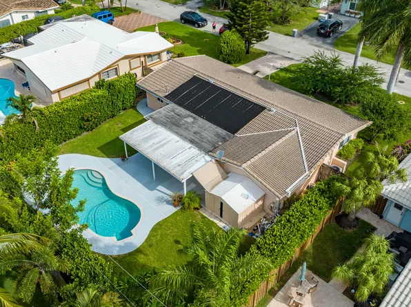 1990 NE 31 Street, Lighthouse Point, FL 33064