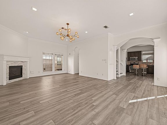 5th image of 5217 Blossom St #0