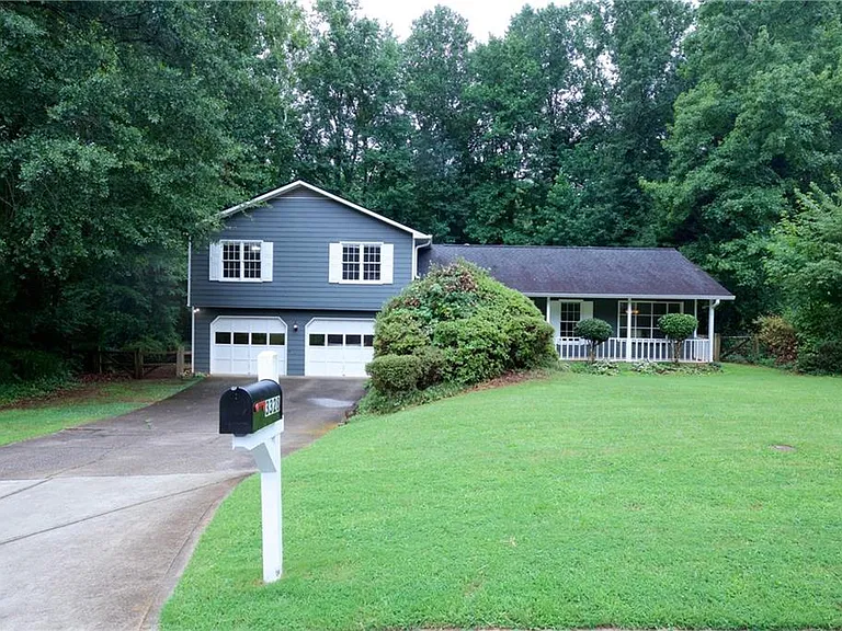 3328 Mountain Hollow Dr — Photo 1