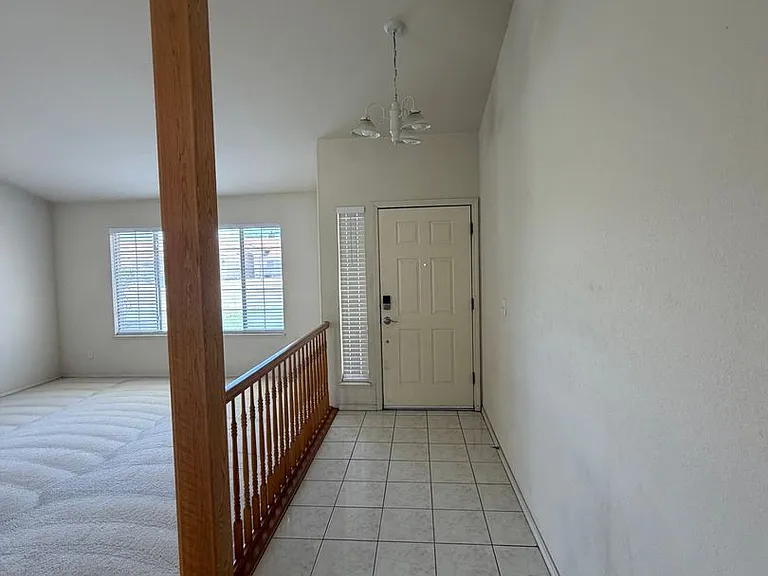 1648 Alberta St — Photo 44