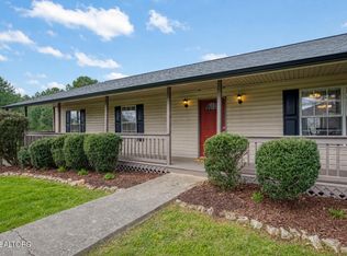 1532 N Courtney Oak Ln, Knoxville, TN 37938