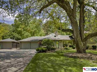 833 S 92nd St, Omaha, NE 68114
