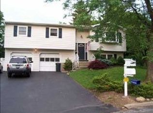 29 Etna Pl, Nanuet, NY 10954
