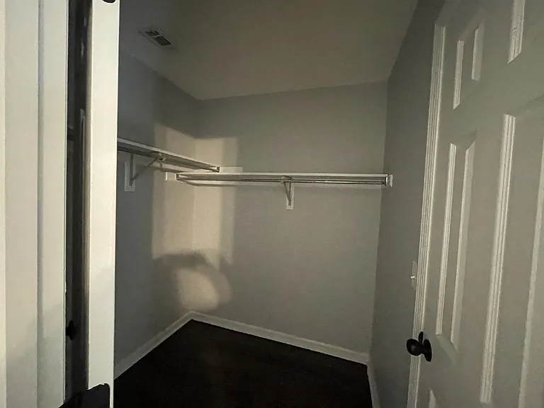 512 Creek View Dr — Photo 9