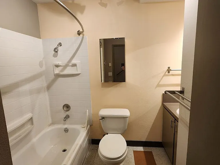 Bridgecrest Apartments — Photo 13