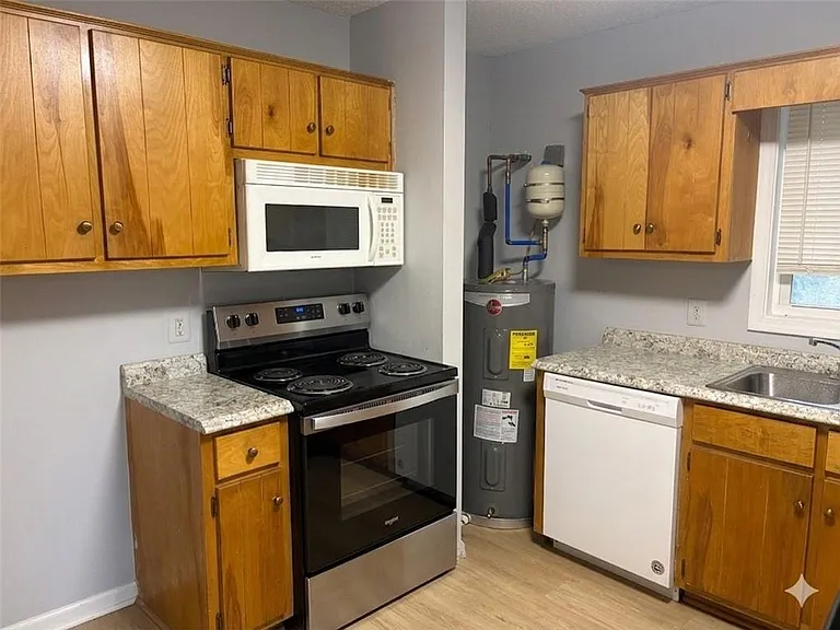 95 Bruce St #B — Photo 6